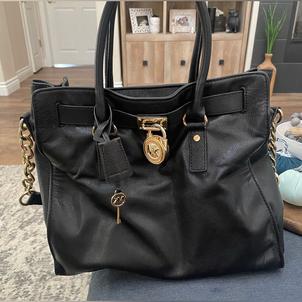 Michael Kors Large Saffiaon Purse/ Gold Accent’s